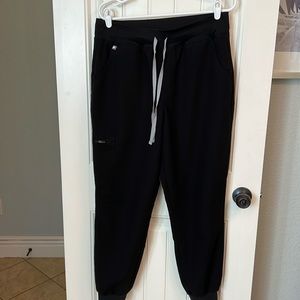 Women’s Figs jogger scrub pants. Size large.